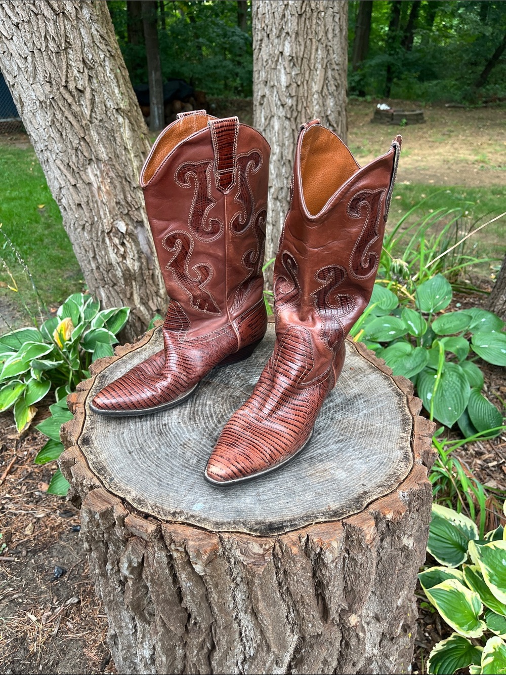 Nine West women’s  Western Brown Leather Cowboy Boots with Embossed Stitching